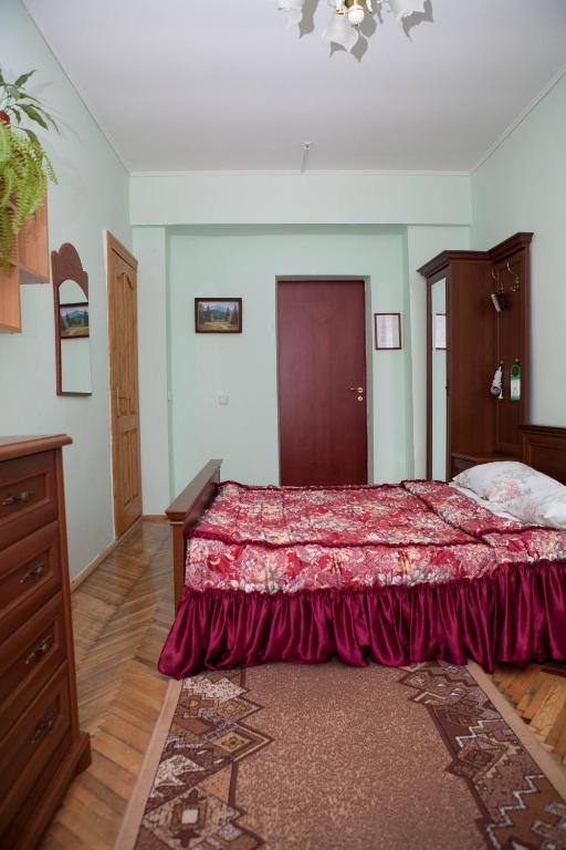 Ялинка Готель Vyshkiv חדר תמונה